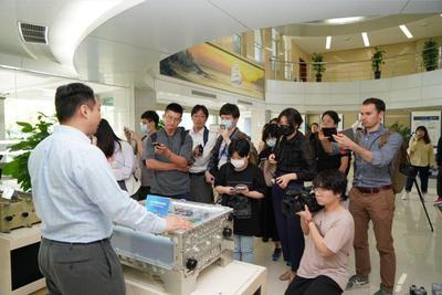 强化国际传播 "推动经济高质量发展"中外媒体采访活动走进奉贤