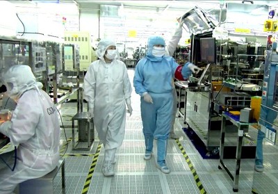 通城 “保姆式”服务为企业复工复产按下“快进键”——电子科技研发行业加速跑